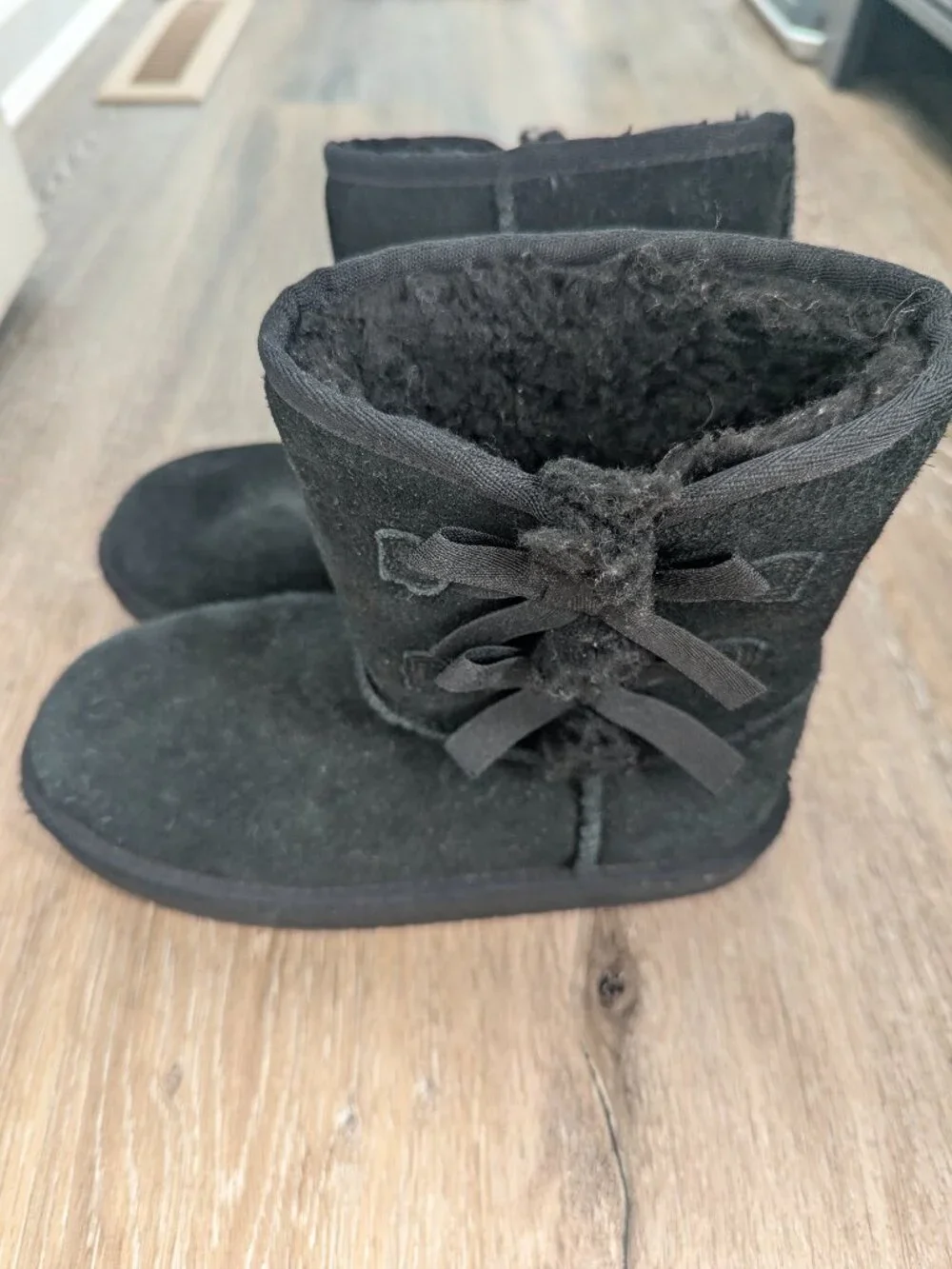 Koolaburra by UGG black Victoria boot